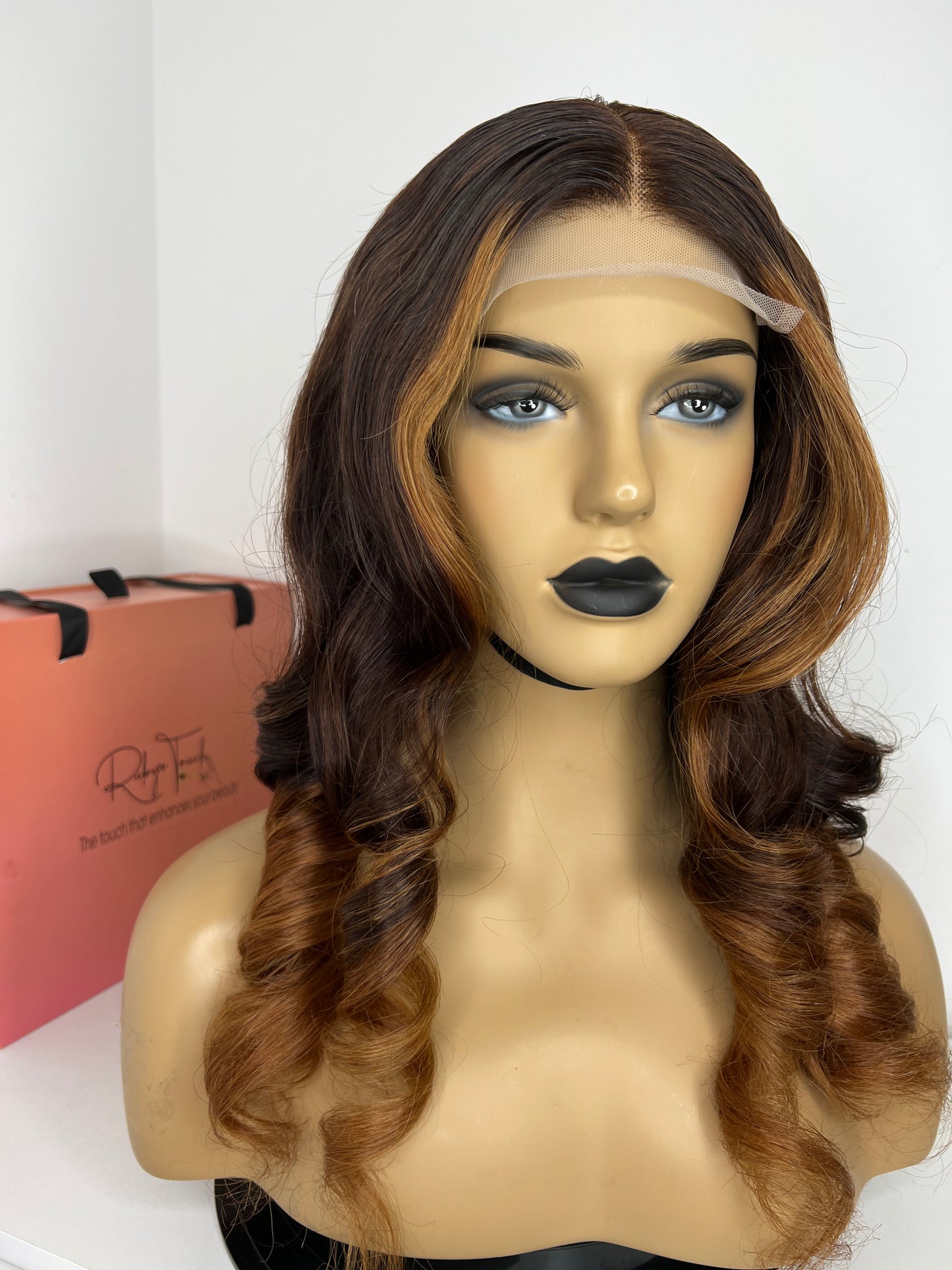 5*5 closure brown with Gold Highlights wig 22”