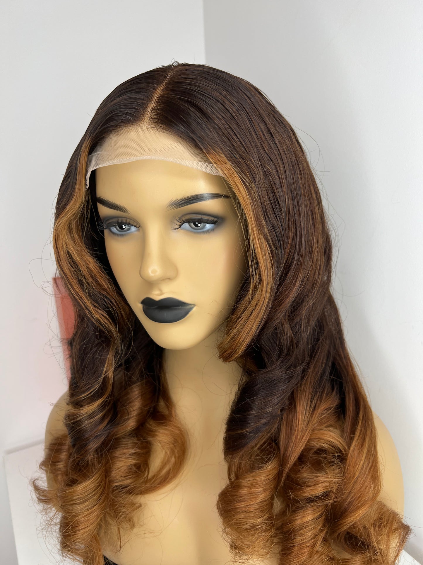 5*5 closure brown with Gold Highlights wig 22”
