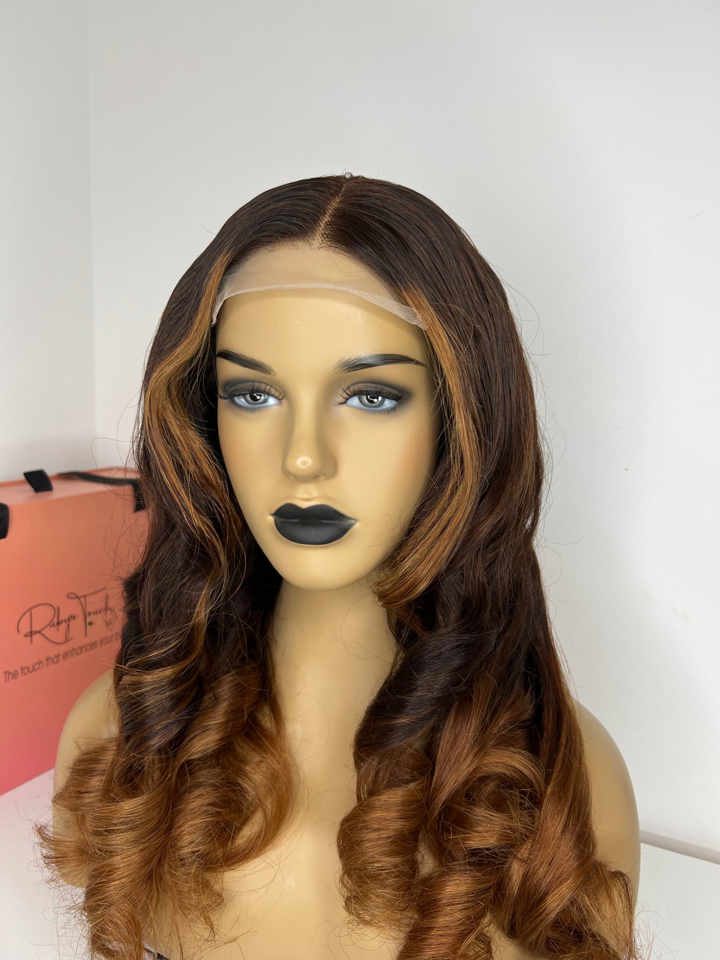 5*5 closure brown with Gold Highlights wig 22”